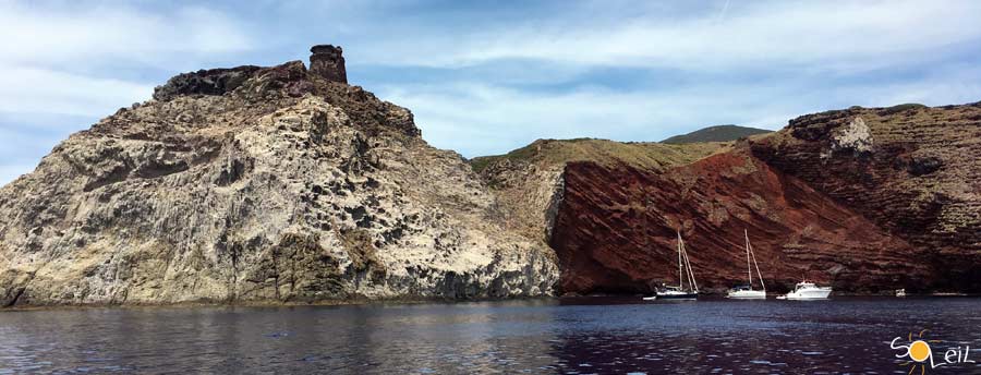 trekking e barca a vela a capraia