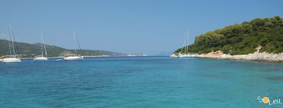 noleggia un catamarano o una barca a vela in grecia